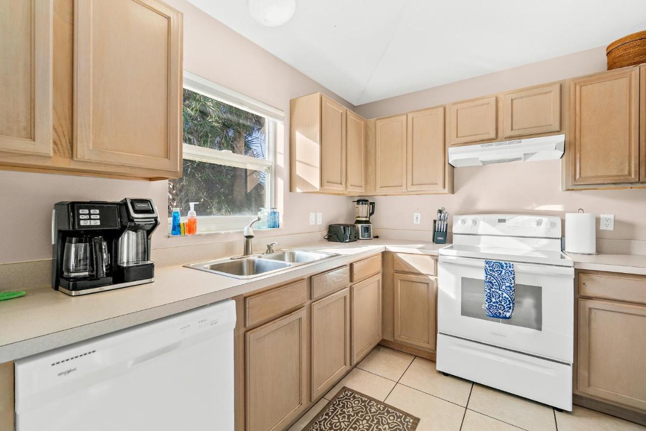Sunset Serenity - 3Br Beach Townhome With Outdoor Patio - New Hot Tub, Steps To Ocean Fun! Melbourne Luaran gambar