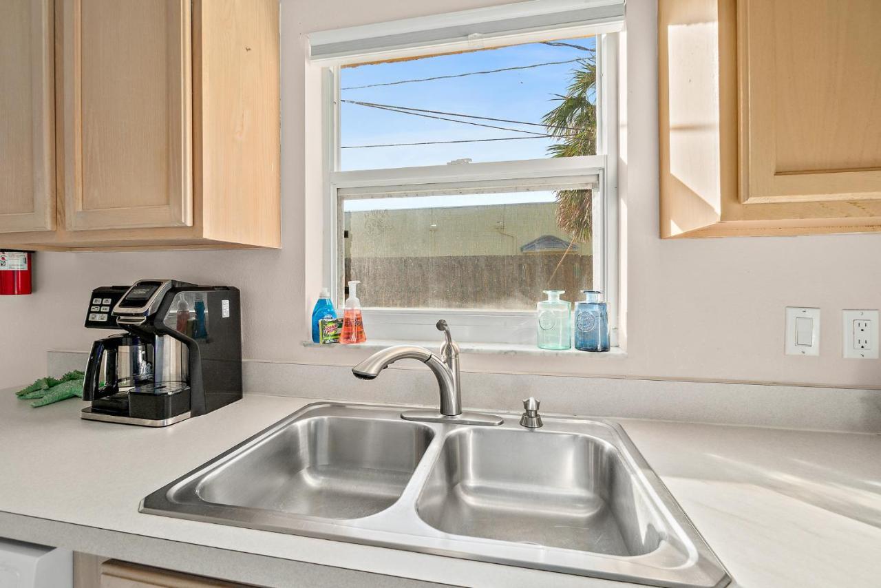 Sunset Serenity - 3Br Beach Townhome With Outdoor Patio - New Hot Tub, Steps To Ocean Fun! Melbourne Luaran gambar